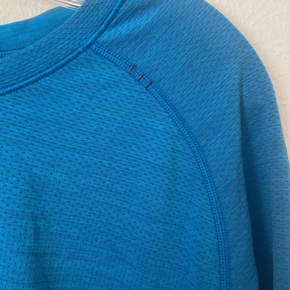 Lululemon Blue Metal Vent Tech Shirt - Picture 3 of 5